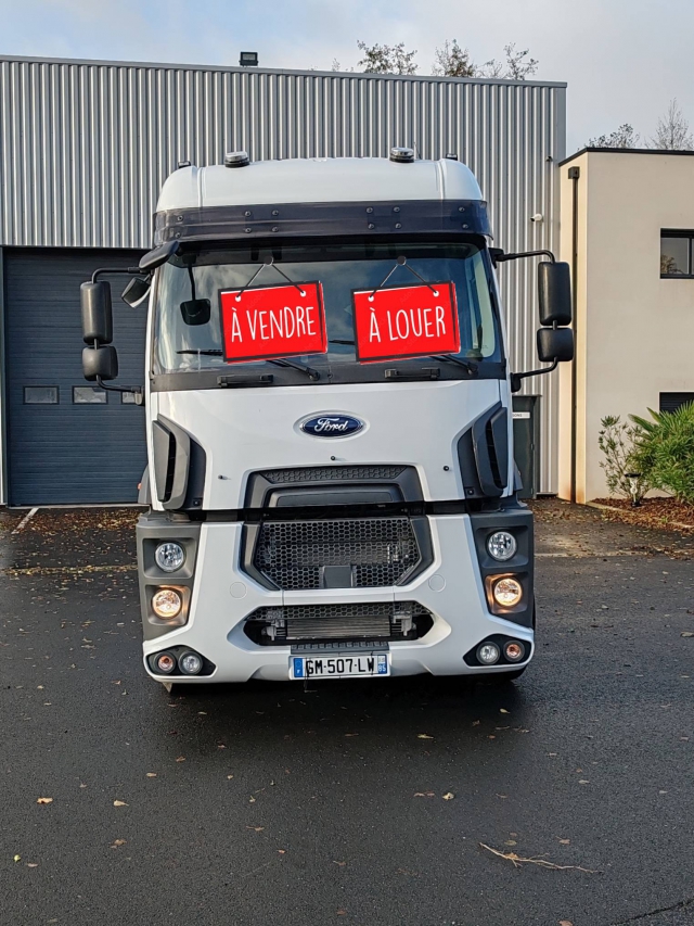 FORD LEGACY 1848T TRACTEUR ROUTIER